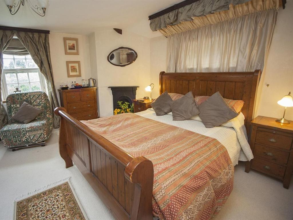 Beeches Farmhouse Country Cottages & Rooms 브래드포드온아본 객실 사진